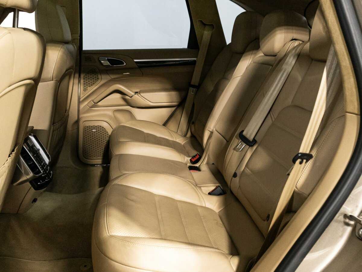 Porsche Cayenne с пробегом — 2015 год. Фото: #9