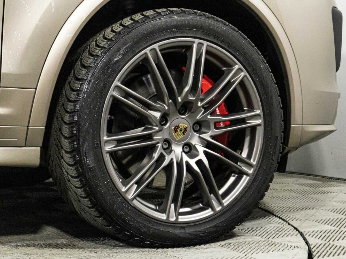 Porsche Cayenne с пробегом — 2015 год. Фото: #30