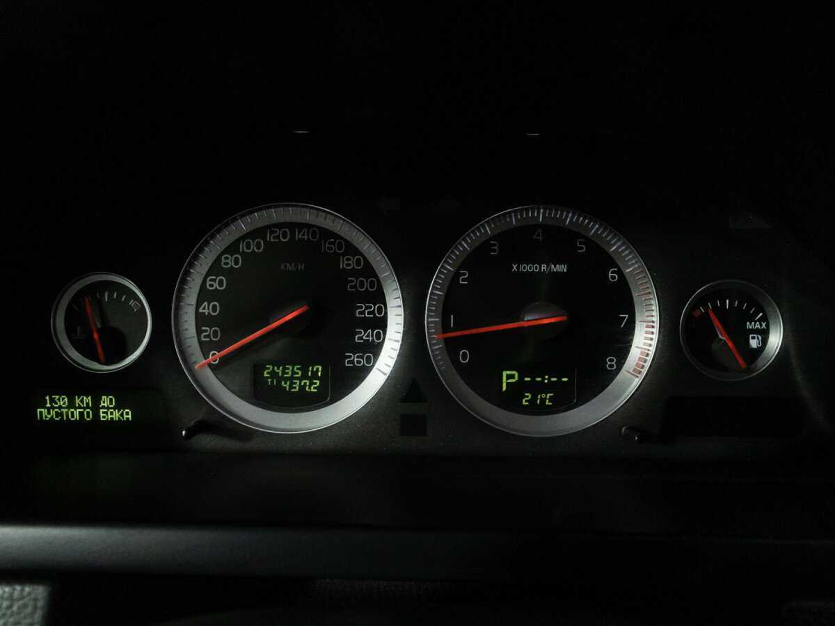 Volvo XC90 с пробегом — 2011 год. Фото: #10