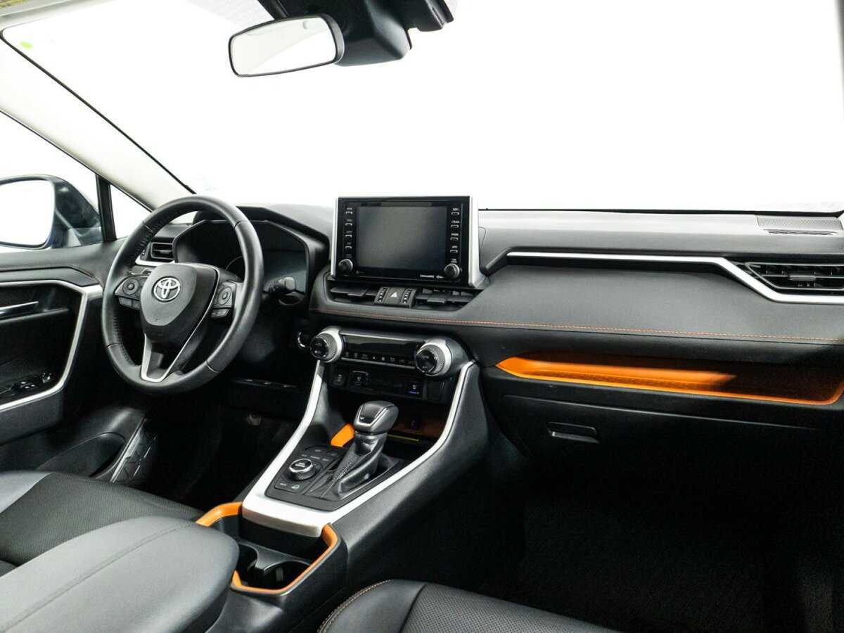 Toyota RAV4 с пробегом — 2019 год. Фото: #8