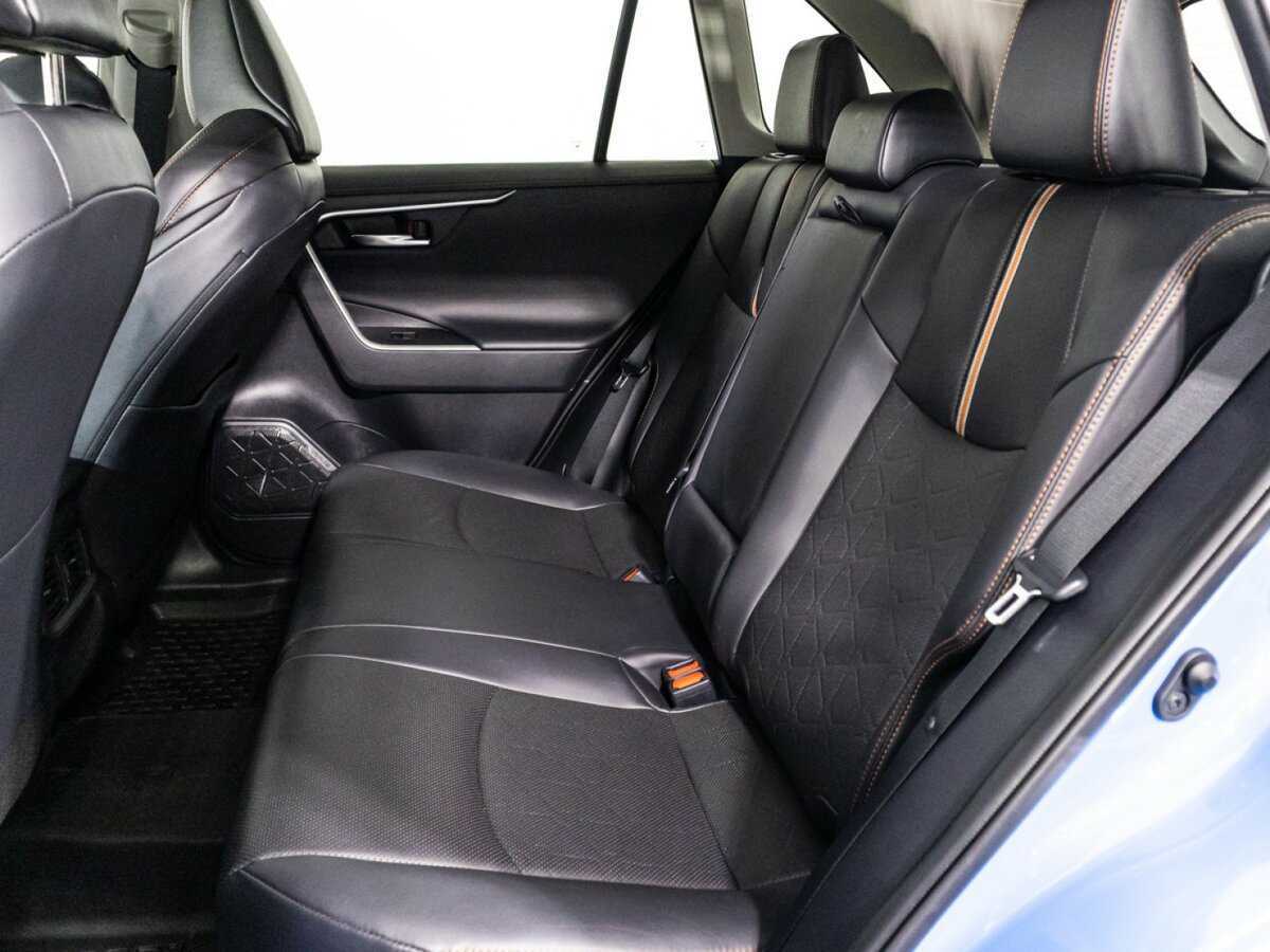 Toyota RAV4 с пробегом — 2019 год. Фото: #9