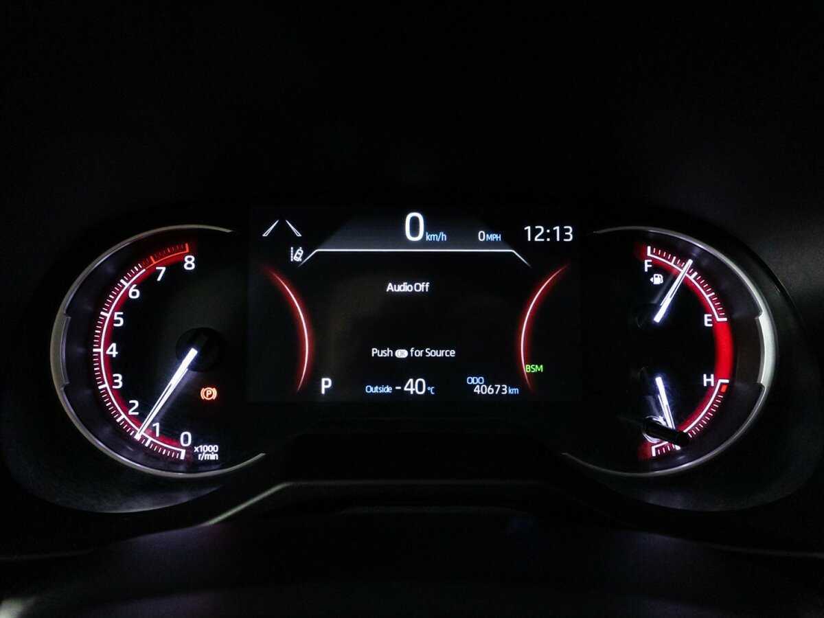 Toyota RAV4 с пробегом — 2019 год. Фото: #11