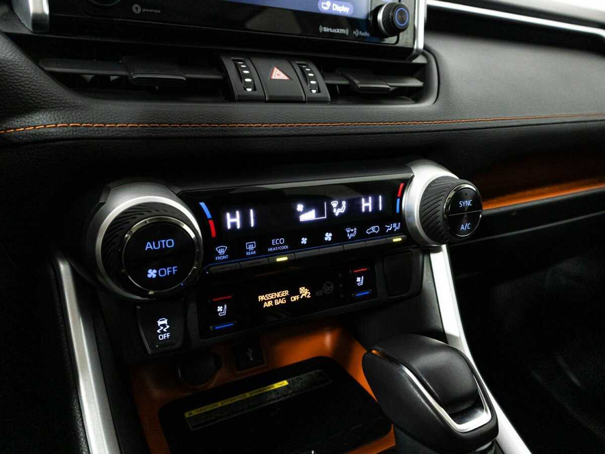 Toyota RAV4 с пробегом — 2019 год. Фото: #18