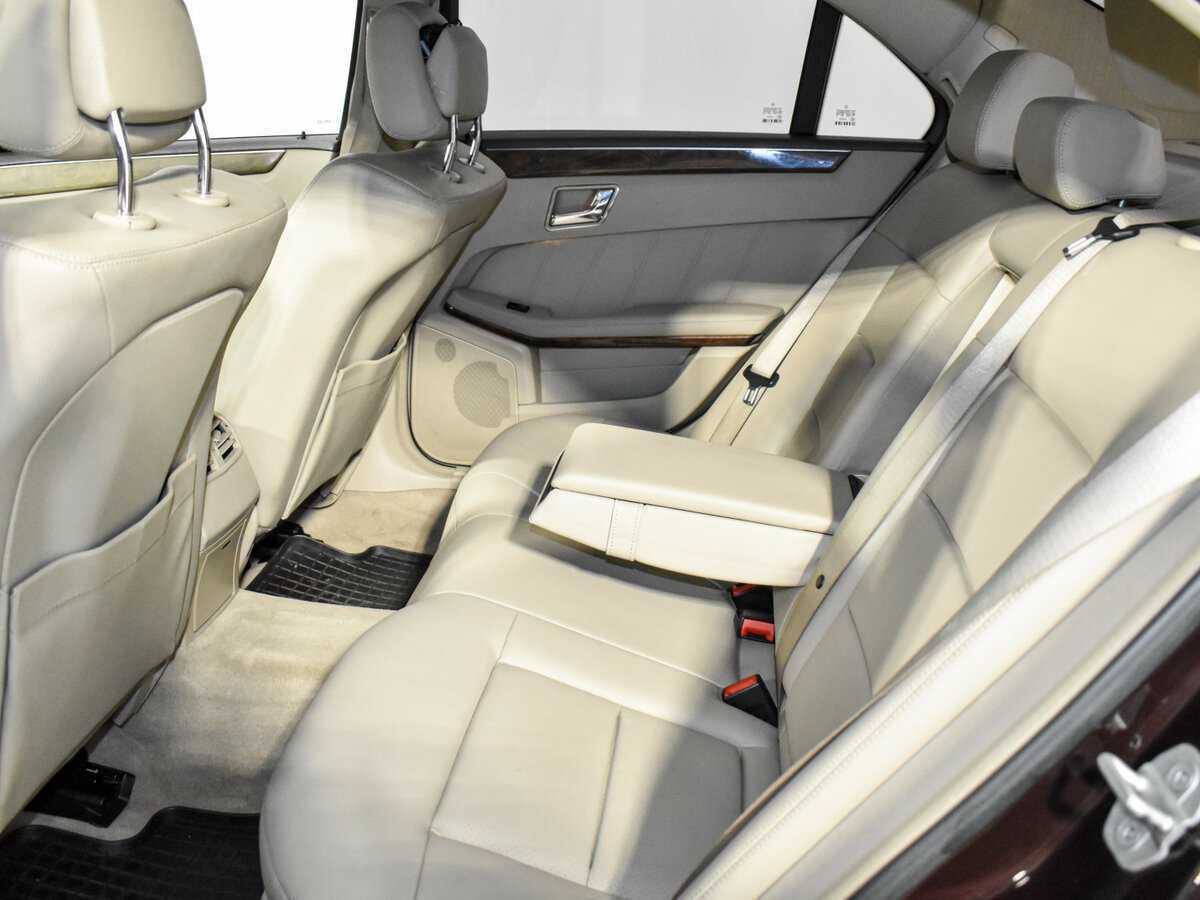 Mercedes-Benz E-Класс с пробегом — 2010 год. Фото: #11