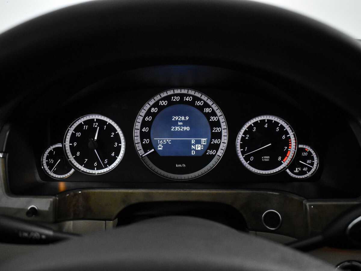 Mercedes-Benz E-Класс с пробегом — 2010 год. Фото: #17