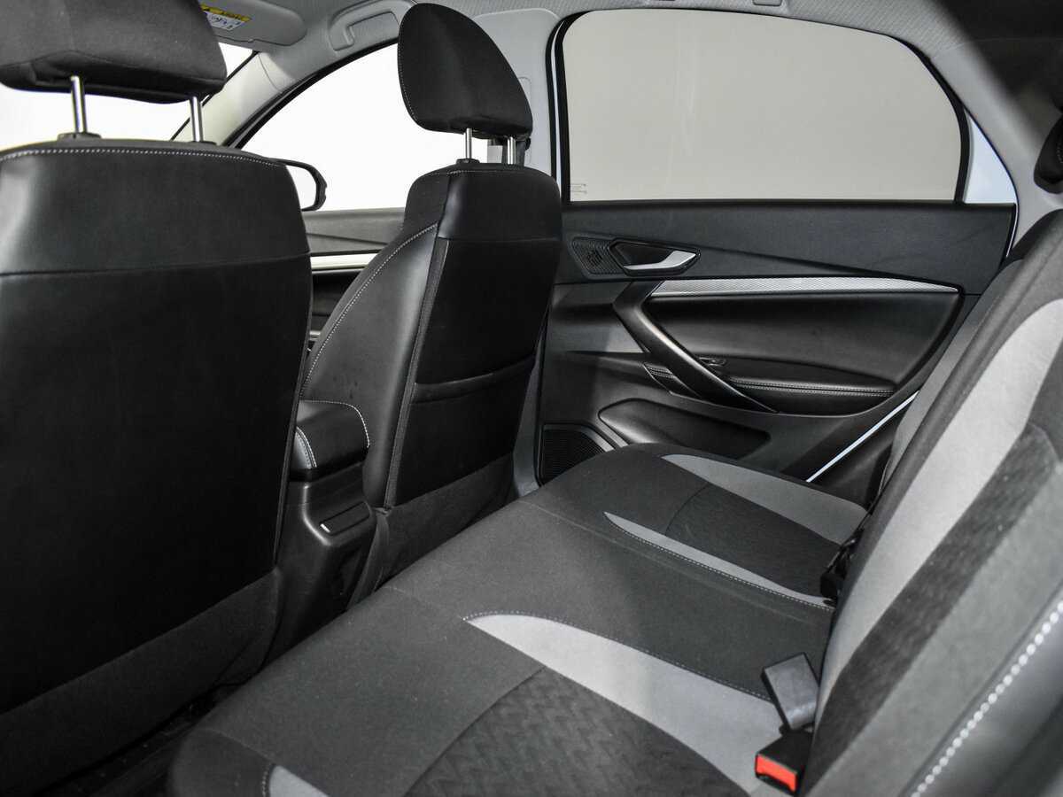 Lada (ВАЗ) Vesta с пробегом — 2023 год. Фото: #10