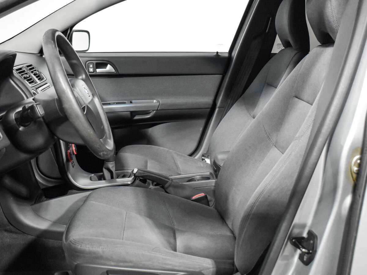 Volvo S40 с пробегом — 2006 год. Фото: #9