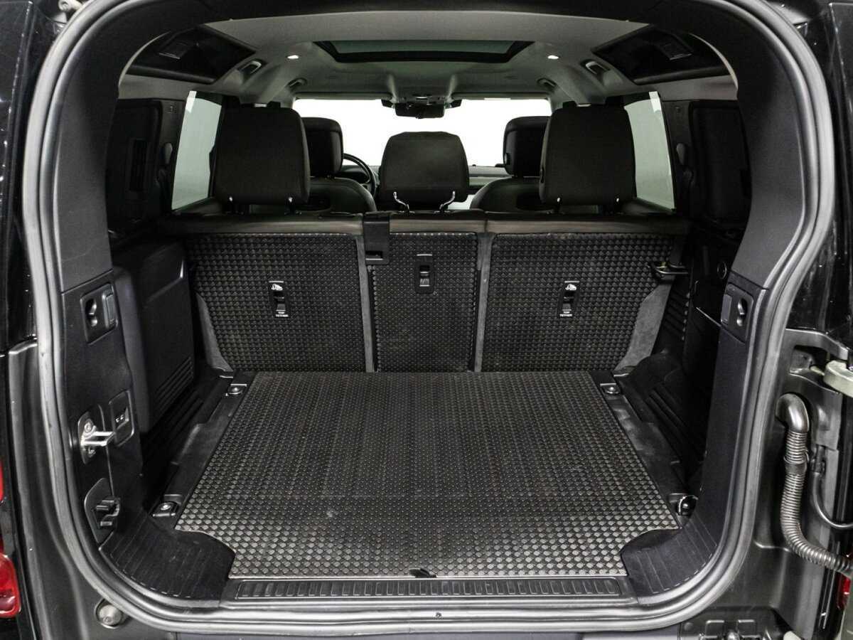 Land Rover Defender с пробегом — 2020 год. Фото: #12