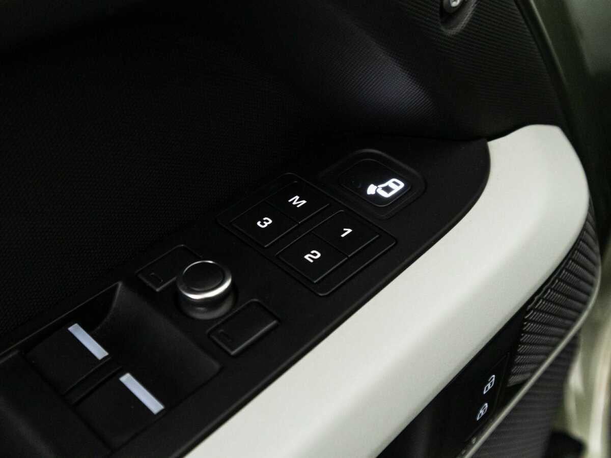 Land Rover Defender с пробегом — 2020 год. Фото: #16