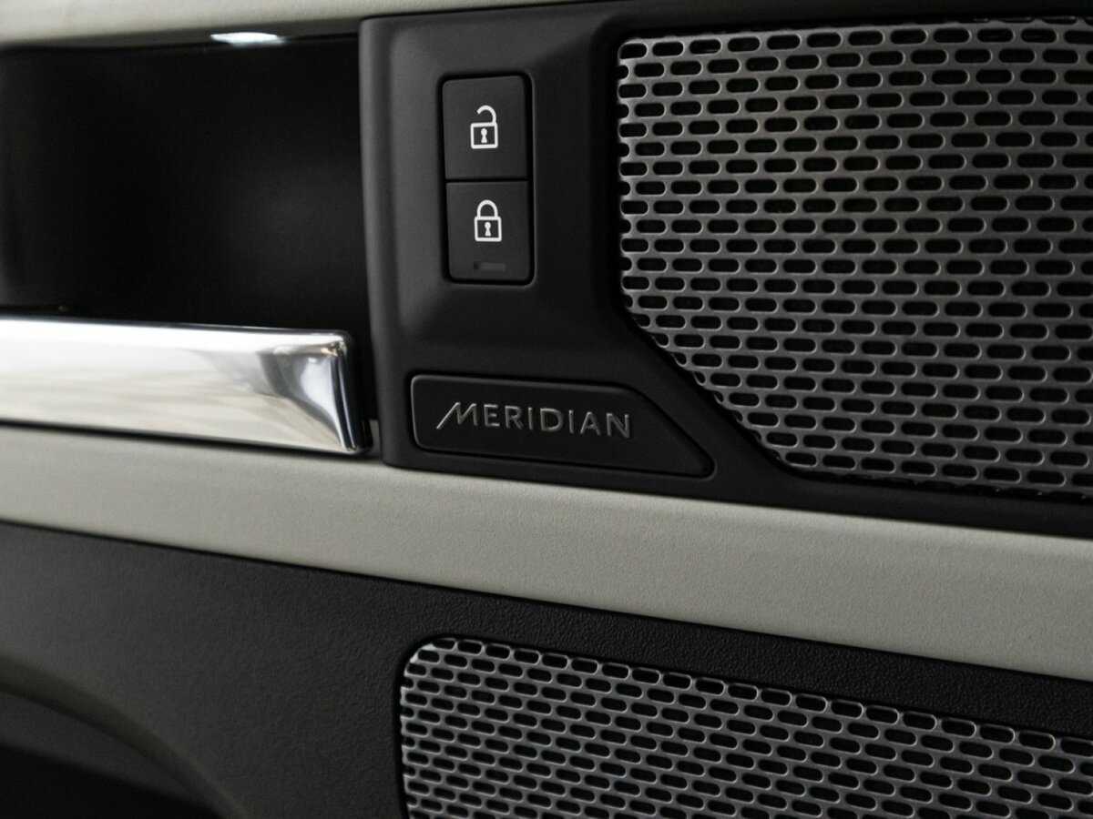 Land Rover Defender с пробегом — 2020 год. Фото: #17