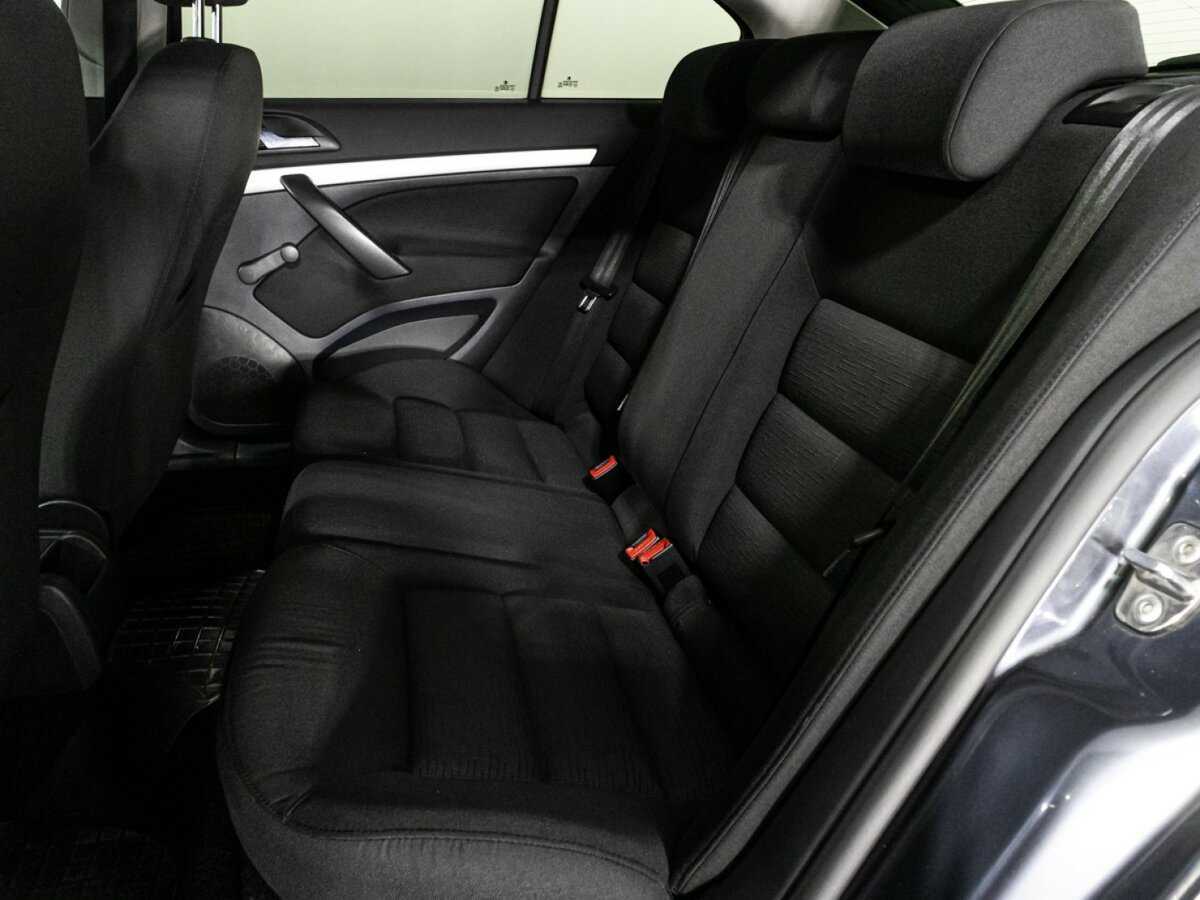 Skoda Octavia с пробегом — 2009 год. Фото: #9