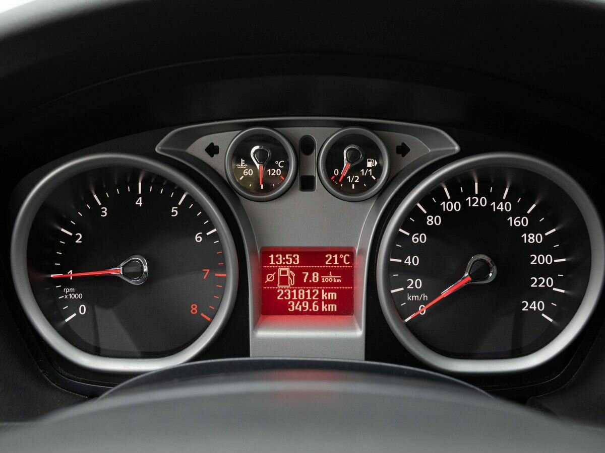 Ford Focus с пробегом — 2011 год. Фото: #15