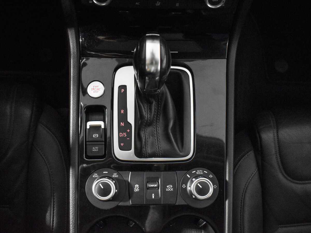 Volkswagen Touareg с пробегом — 2013 год. Фото: #7