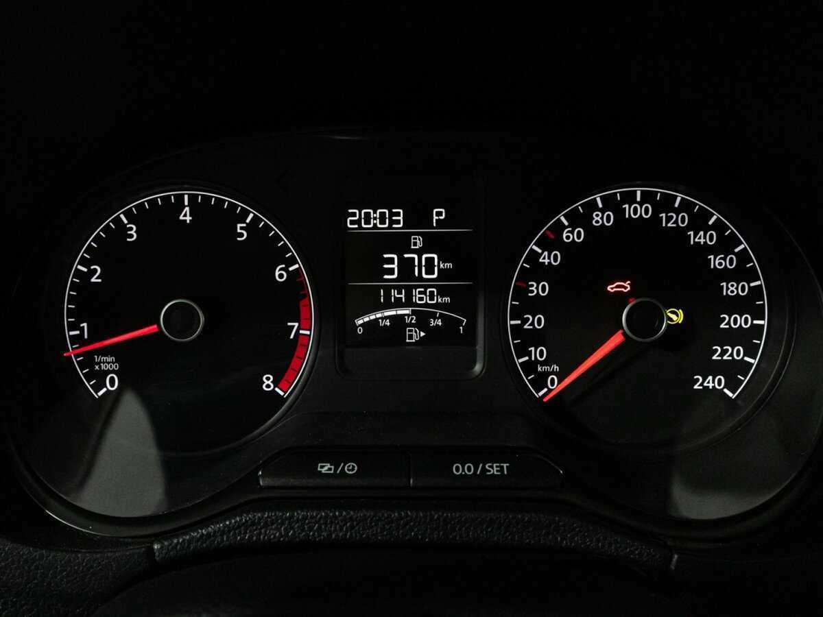 Volkswagen Polo с пробегом — 2015 год. Фото: #11