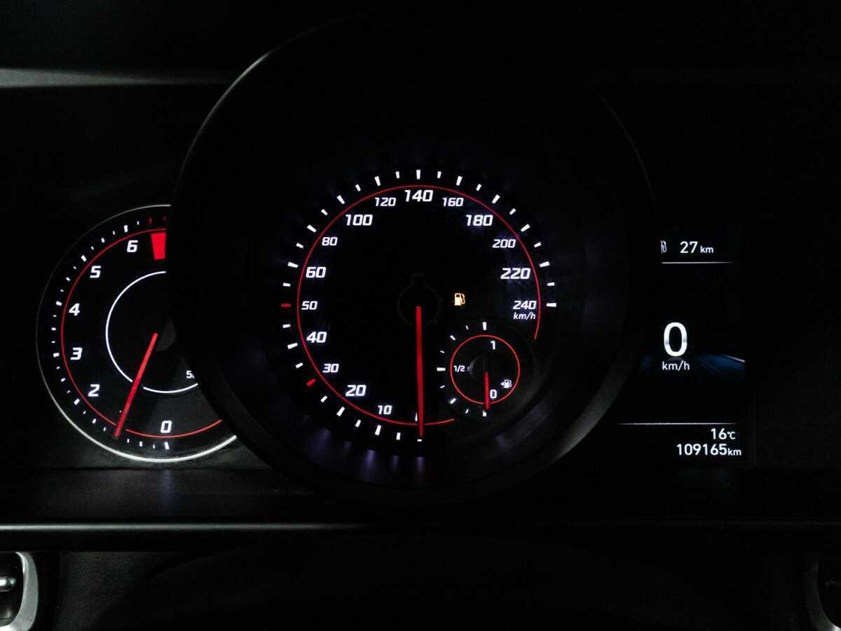 Hyundai Elantra с пробегом — 2021 год. Фото: #11