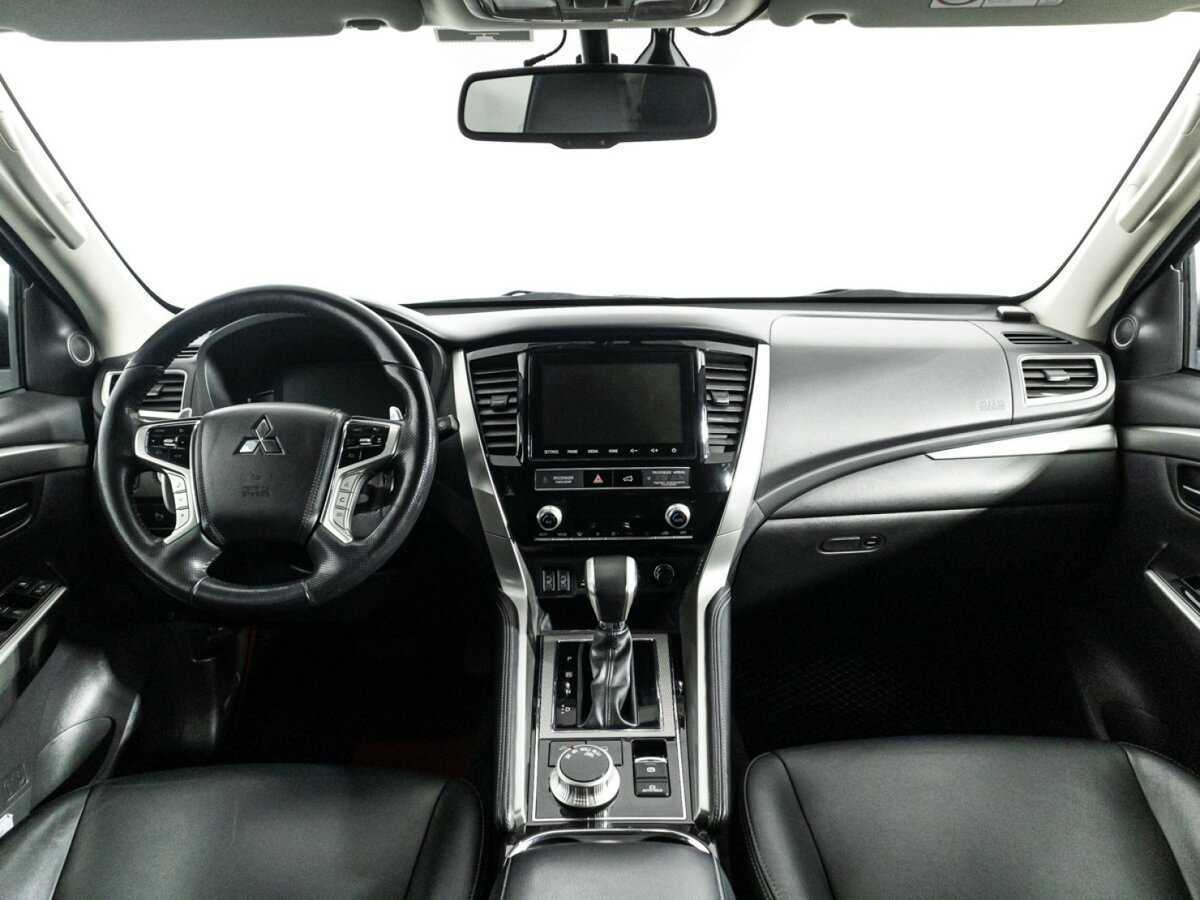 Mitsubishi Pajero Sport с пробегом — 2021 год. Фото: #12