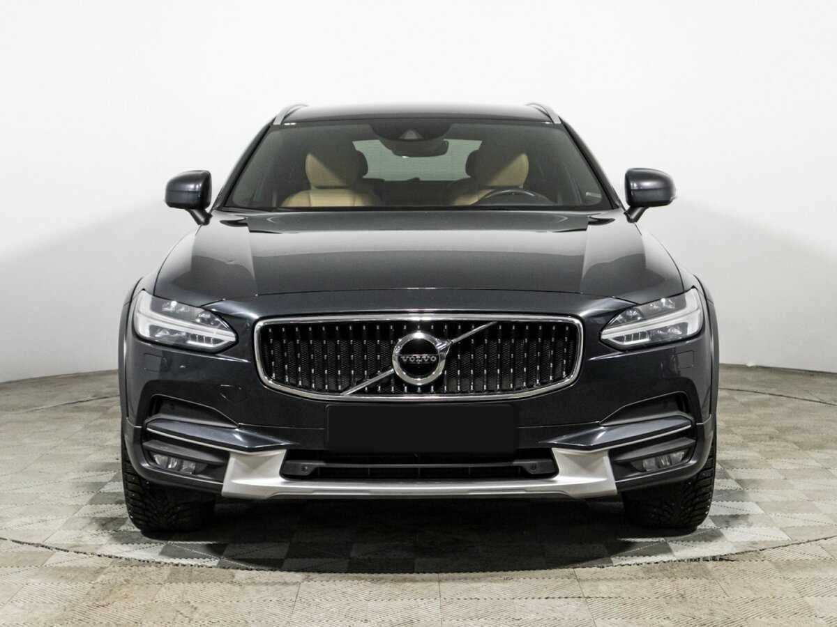 Volvo V90 Cross Country с пробегом — 2019 год. Фото: #1