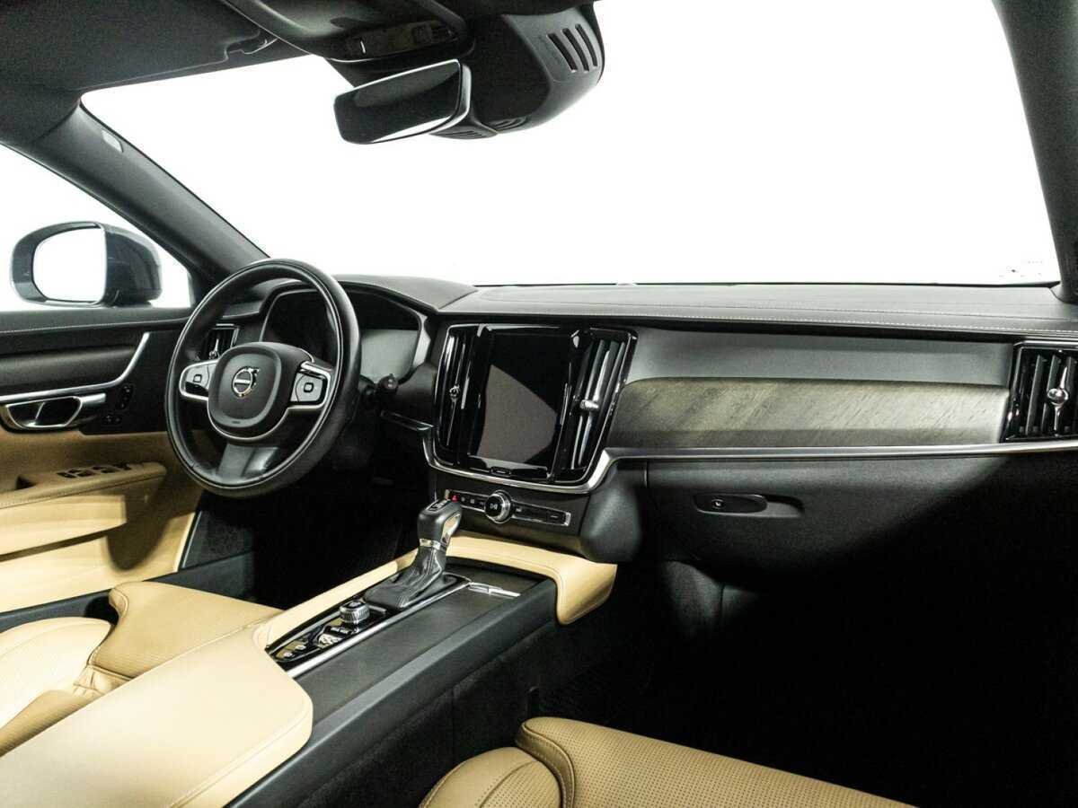 Volvo V90 Cross Country с пробегом — 2019 год. Фото: #8