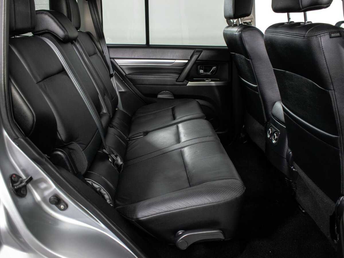 Mitsubishi Pajero с пробегом — 2011 год. Фото: #9