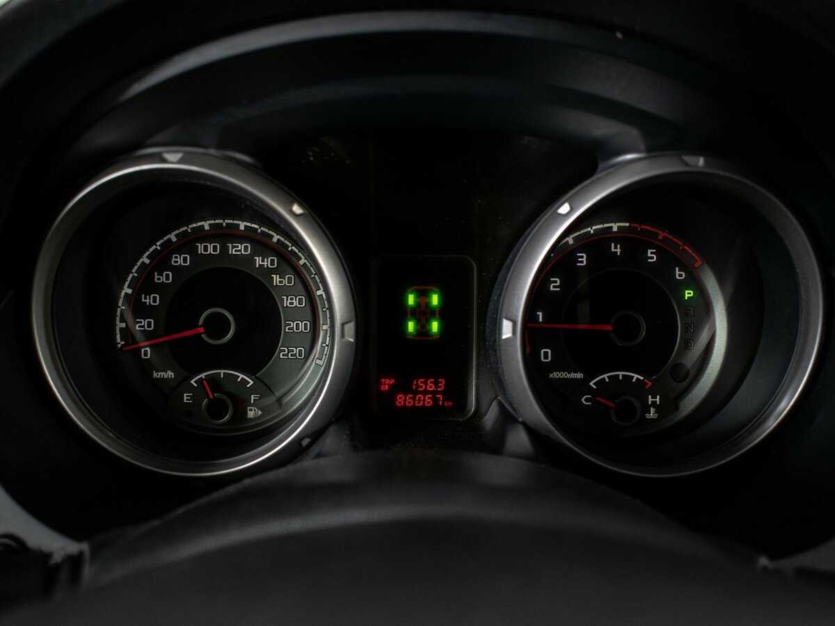 Mitsubishi Pajero с пробегом — 2011 год. Фото: #11