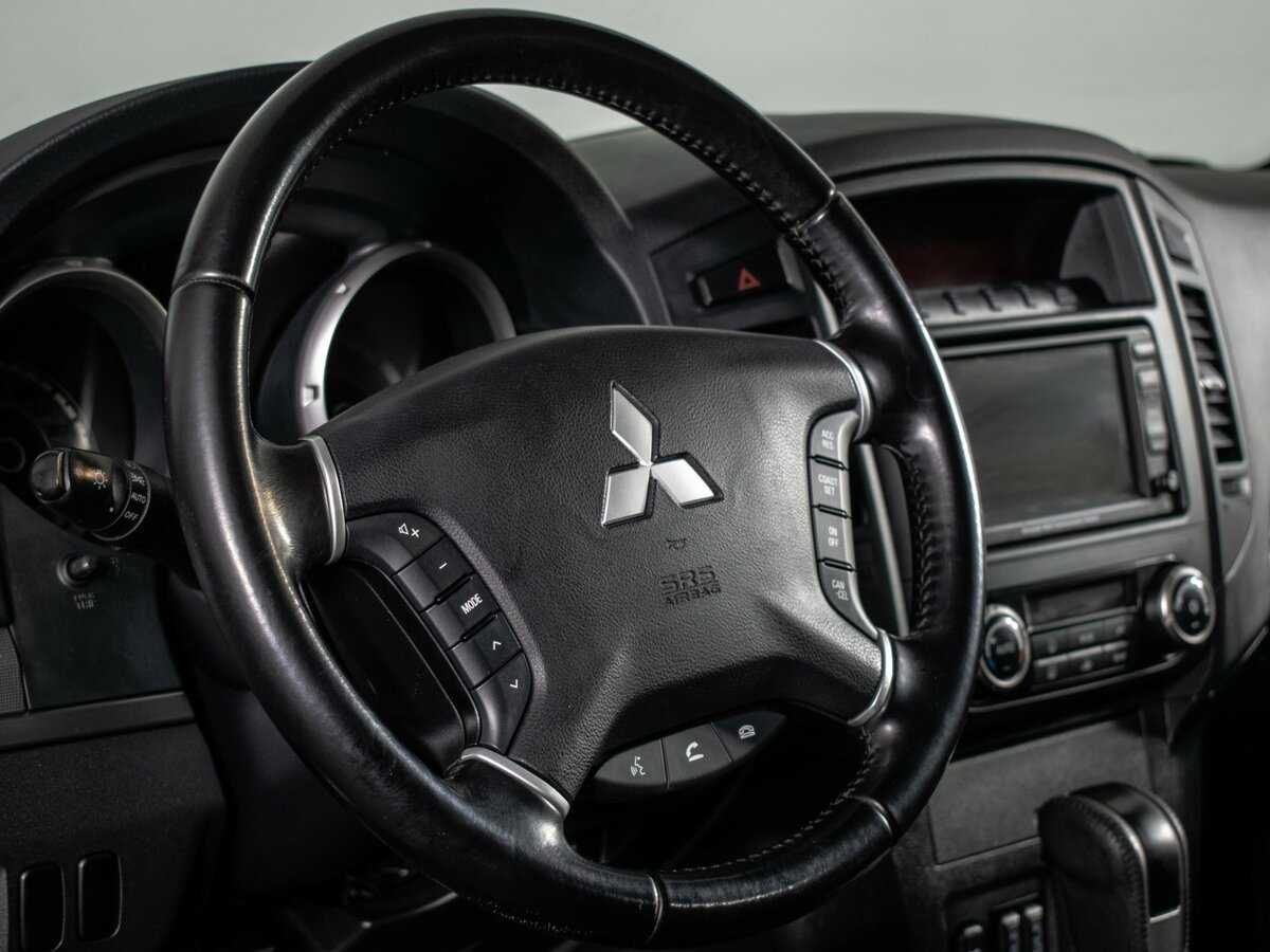 Mitsubishi Pajero с пробегом — 2011 год. Фото: #14