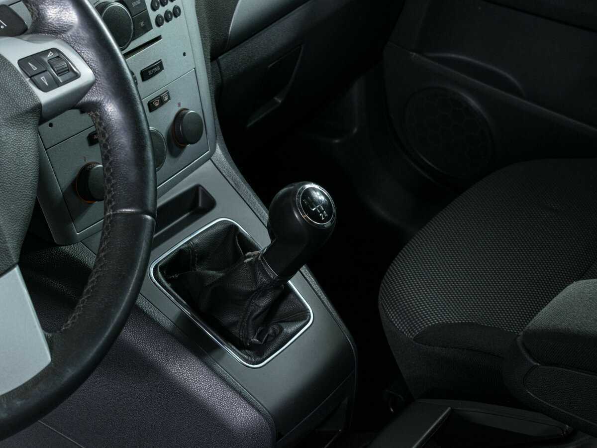 Opel Zafira с пробегом — 2013 год. Фото: #11