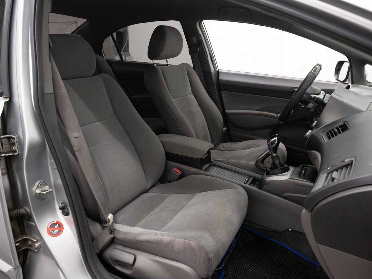 Honda Civic с пробегом — 2007 год. Фото: #11