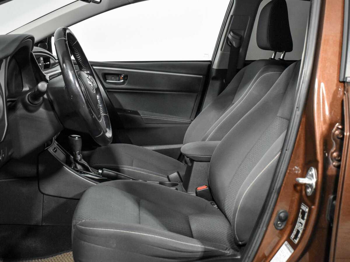 Toyota Corolla с пробегом — 2016 год. Фото: #9