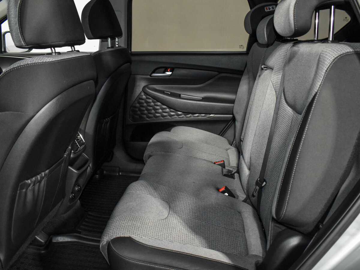 Hyundai Santa Fe с пробегом — 2018 год. Фото: #9