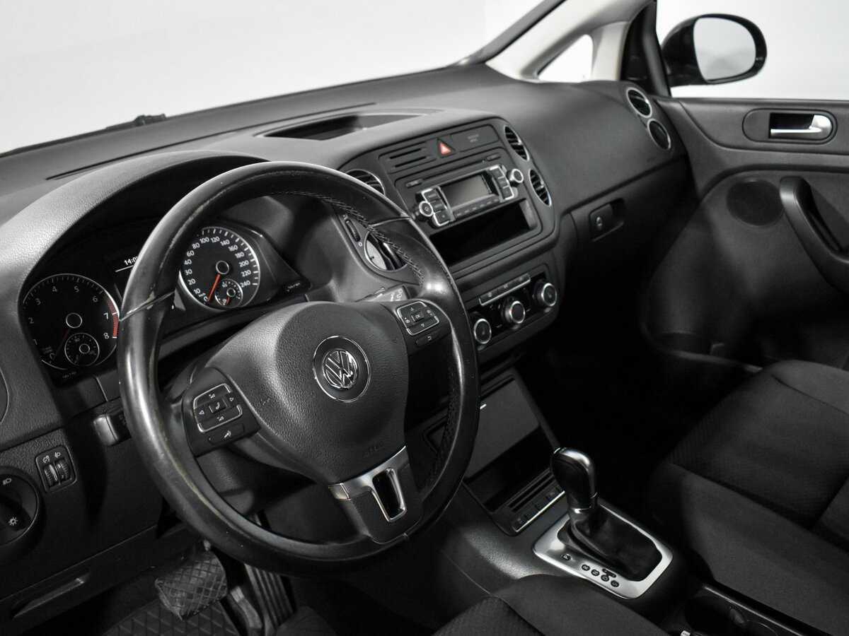 Volkswagen Golf Plus с пробегом — 2013 год. Фото: #8