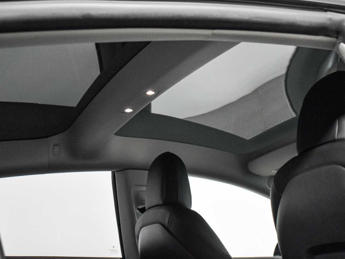 Tesla Model 3 с пробегом — 2023 год. Фото: #18
