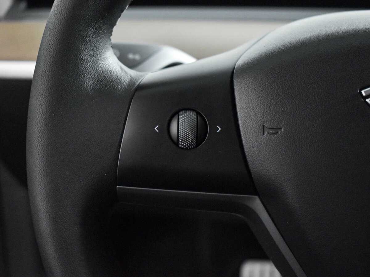Tesla Model 3 с пробегом — 2023 год. Фото: #19
