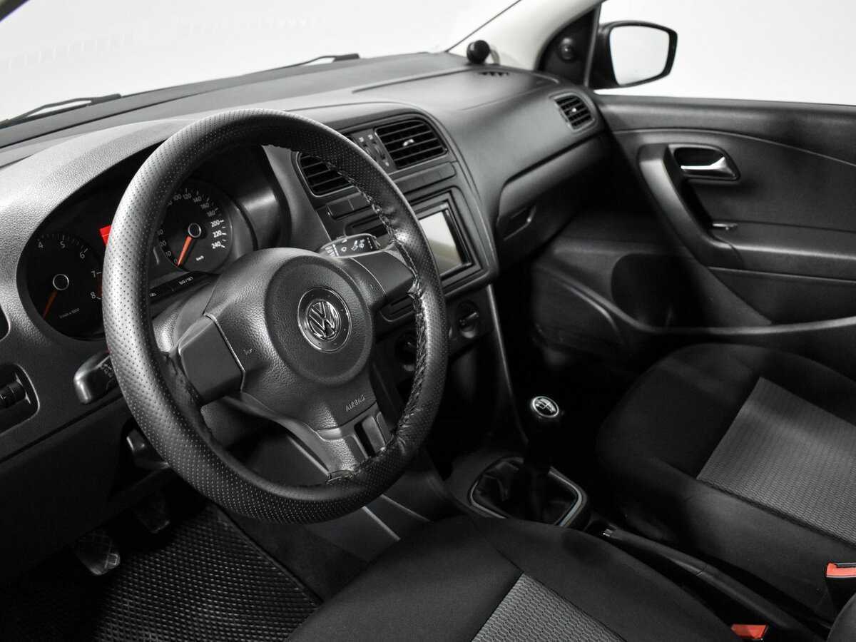 Volkswagen Polo с пробегом — 2011 год. Фото: #8