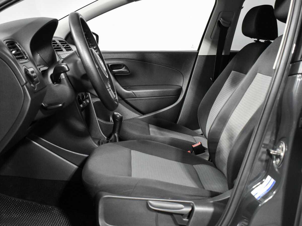 Volkswagen Polo с пробегом — 2011 год. Фото: #9