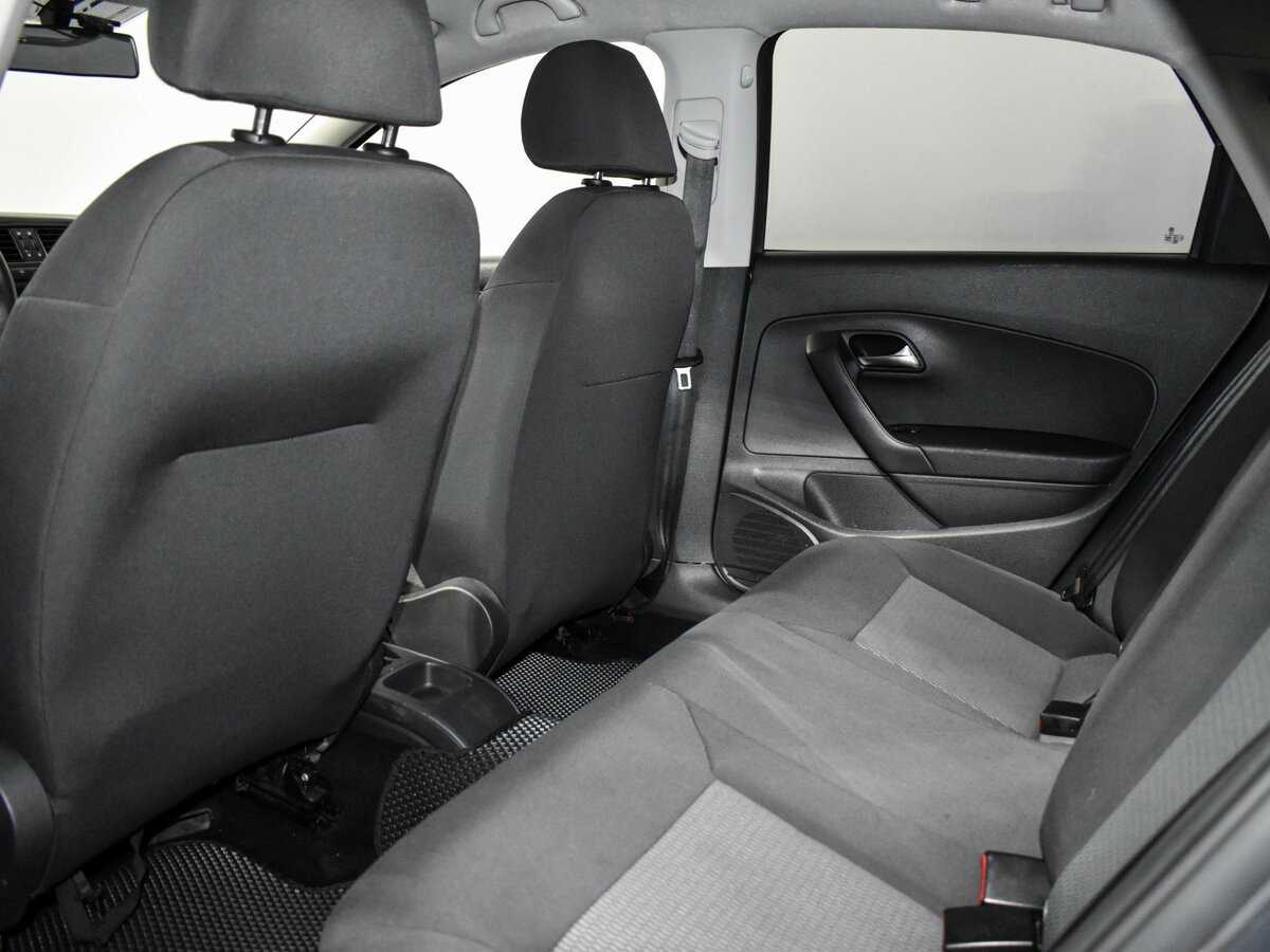 Volkswagen Polo с пробегом — 2011 год. Фото: #10