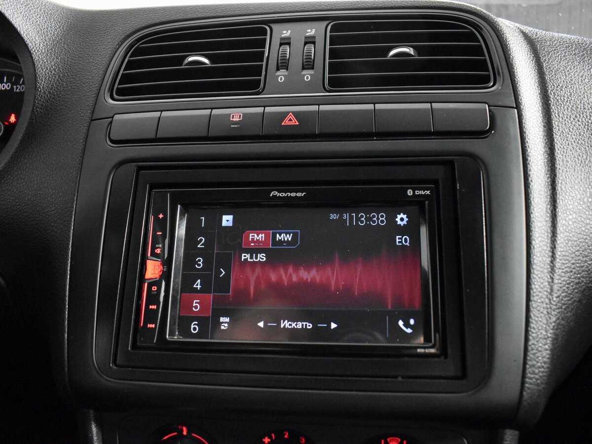 Volkswagen Polo с пробегом — 2011 год. Фото: #15