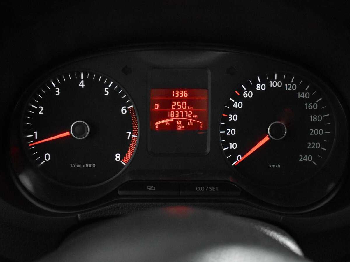 Volkswagen Polo с пробегом — 2011 год. Фото: #16