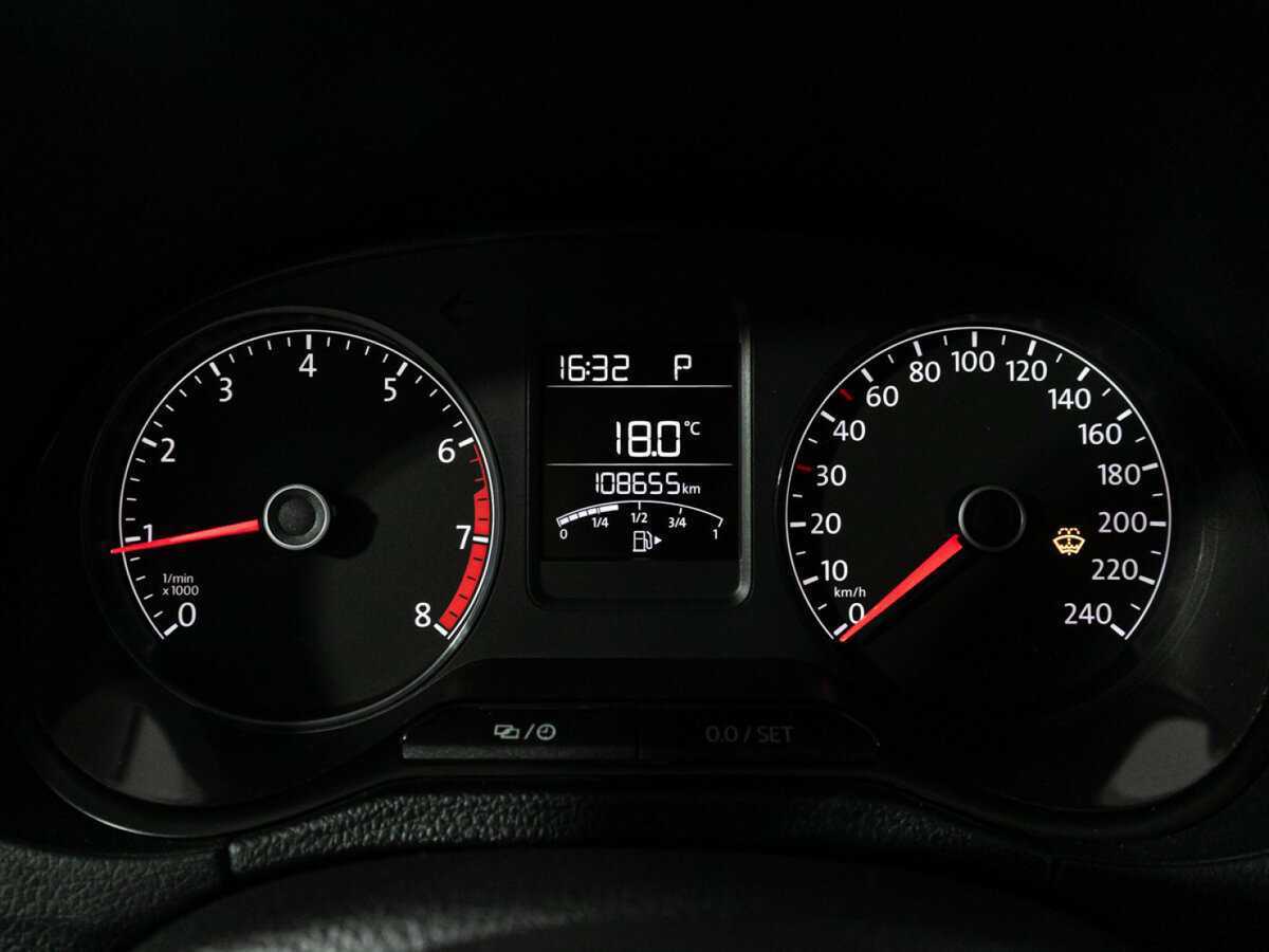 Volkswagen Polo с пробегом — 2018 год. Фото: #11