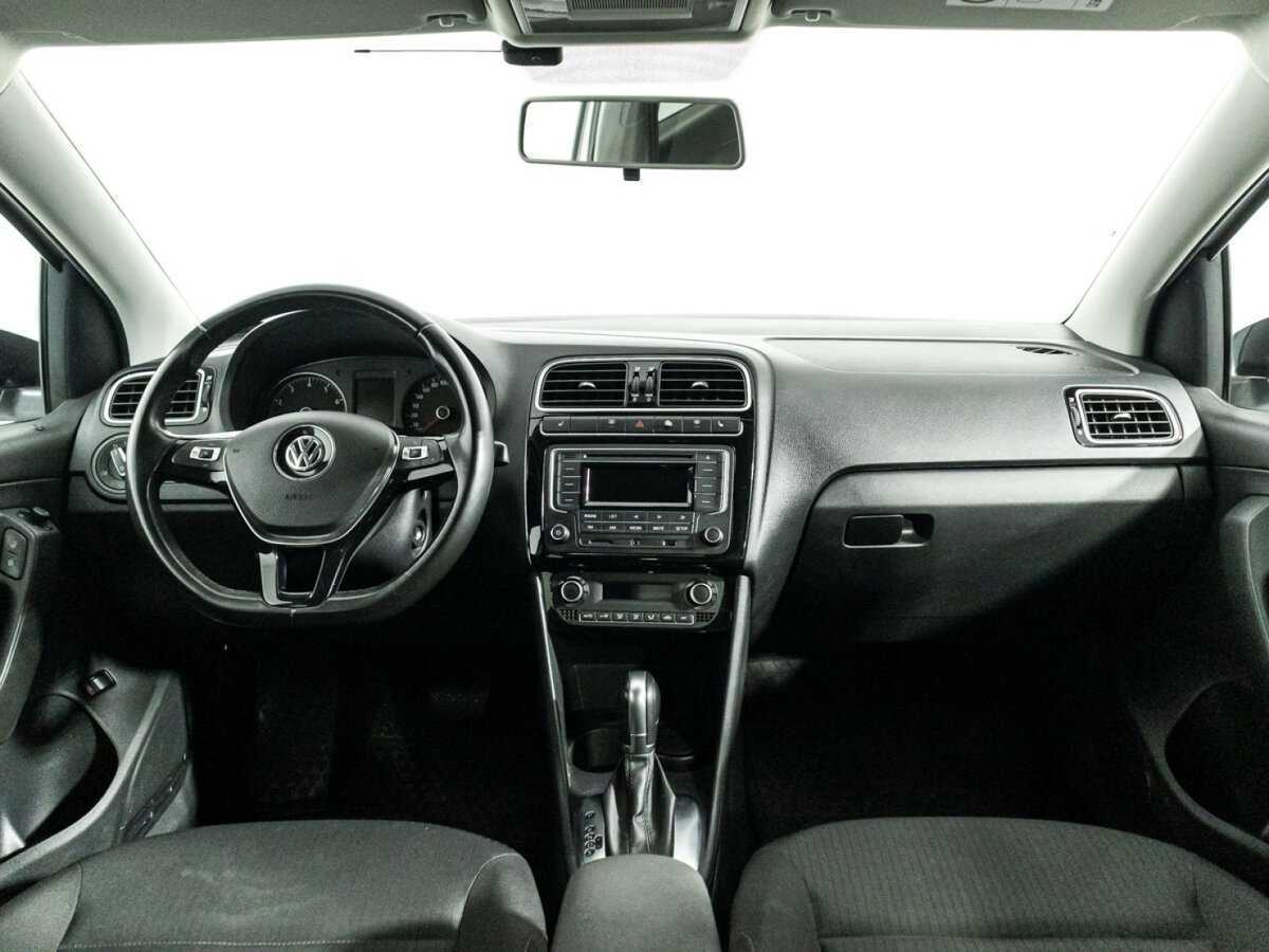 Volkswagen Polo с пробегом — 2018 год. Фото: #12