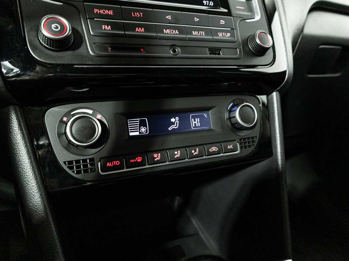 Volkswagen Polo с пробегом — 2018 год. Фото: #14