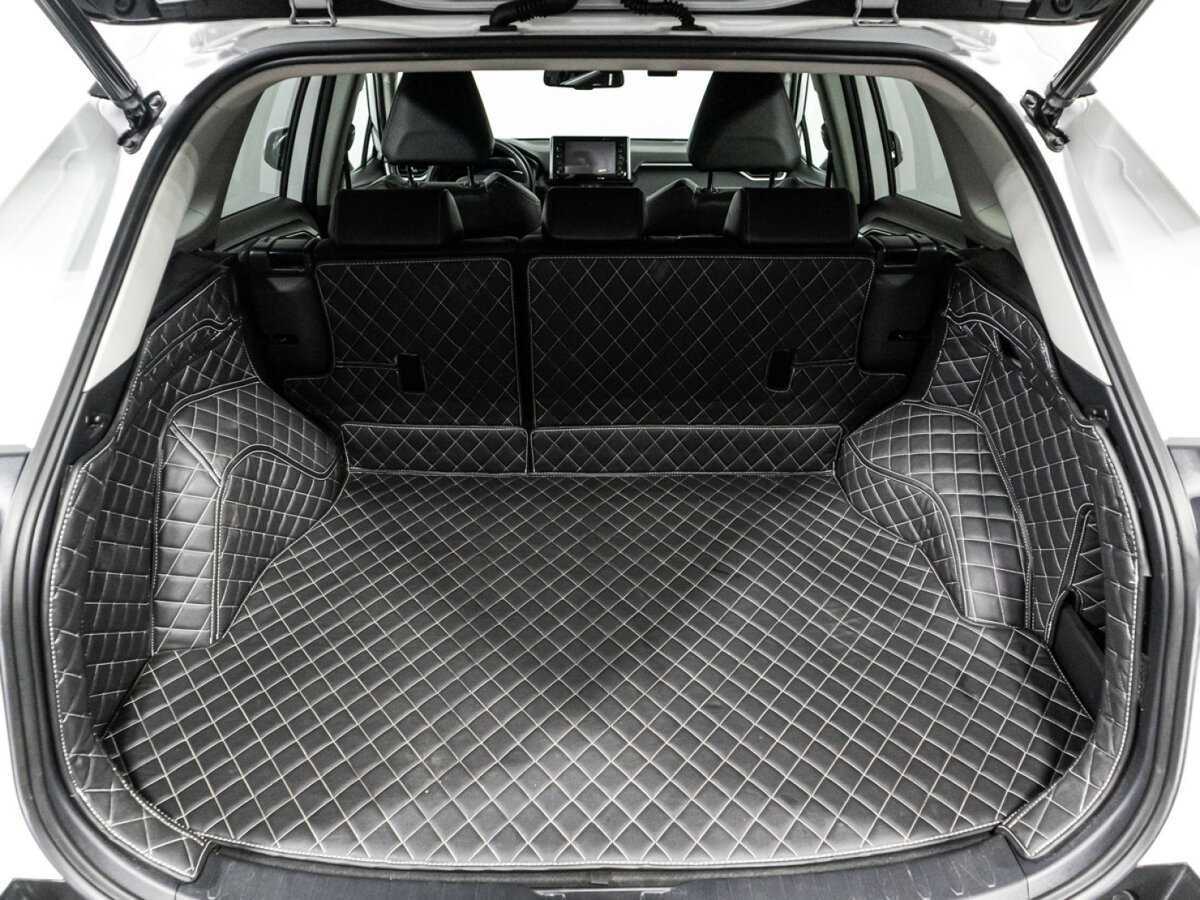 Toyota RAV4 с пробегом — 2021 год. Фото: #14