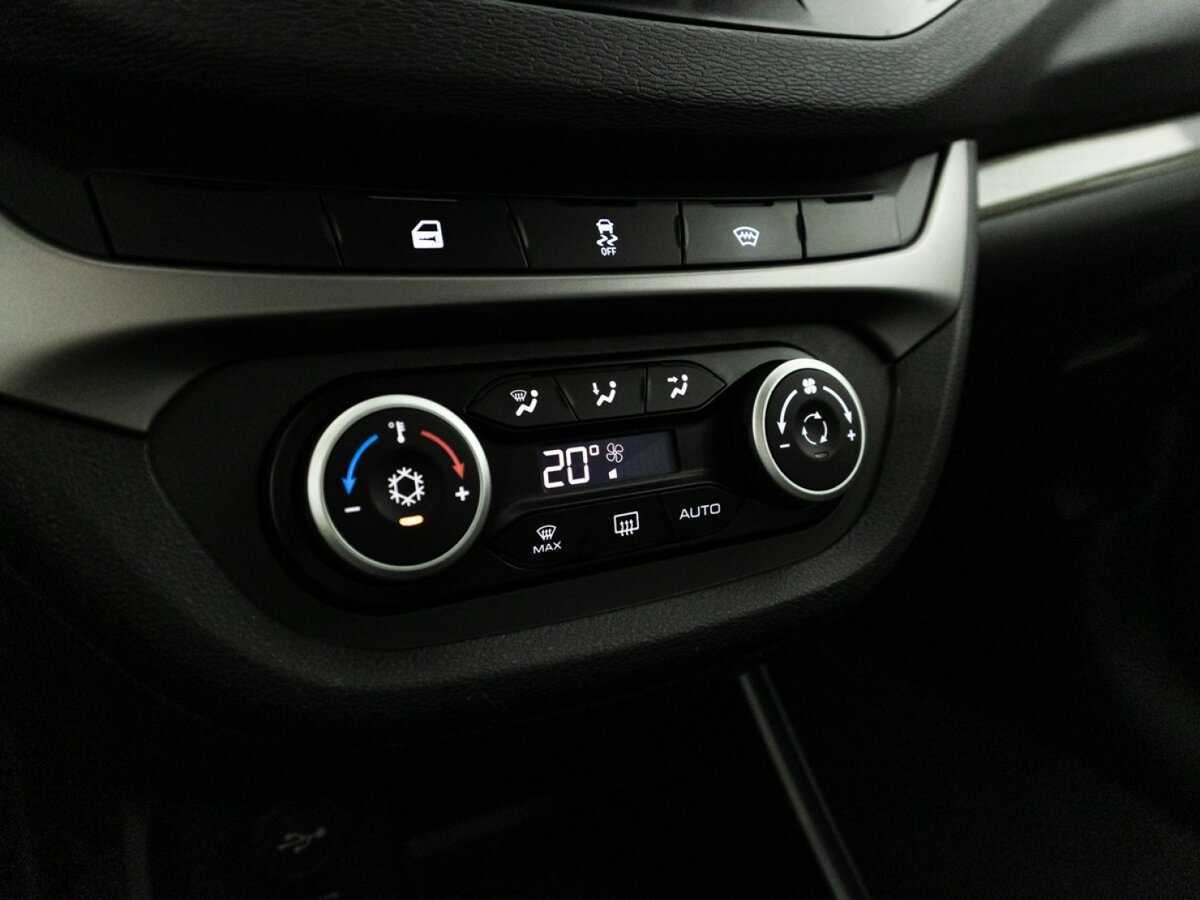 Lada (ВАЗ) Vesta с пробегом — 2019 год. Фото: #15