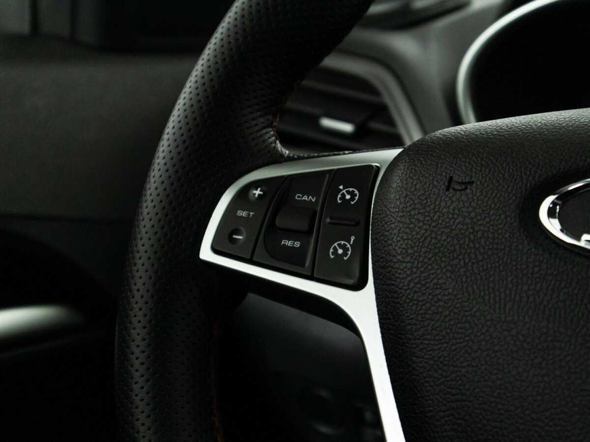 Lada (ВАЗ) Vesta с пробегом — 2019 год. Фото: #17