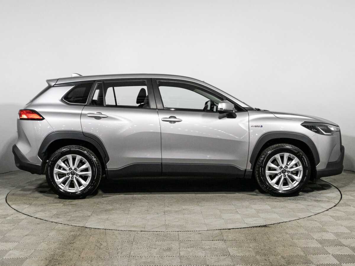 Toyota Corolla Cross с пробегом — 2023 год. Фото: #3