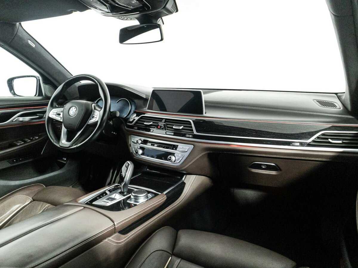BMW 7 серии с пробегом — 2018 год. Фото: #8