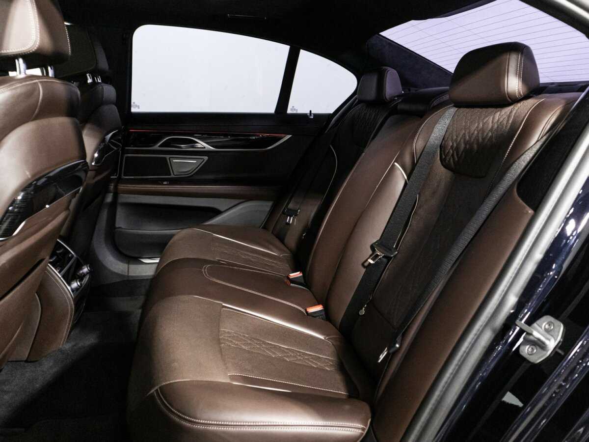 BMW 7 серии с пробегом — 2018 год. Фото: #9