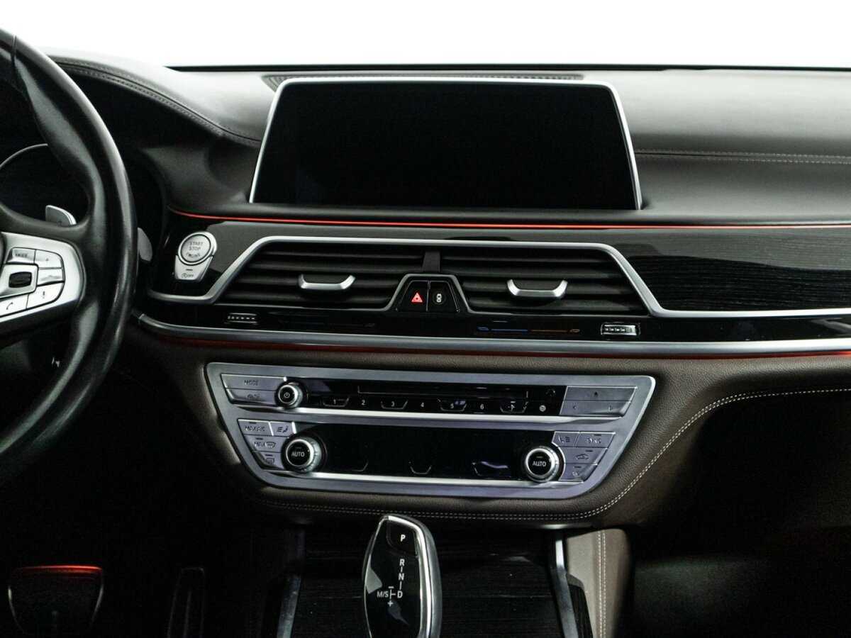 BMW 7 серии с пробегом — 2018 год. Фото: #13