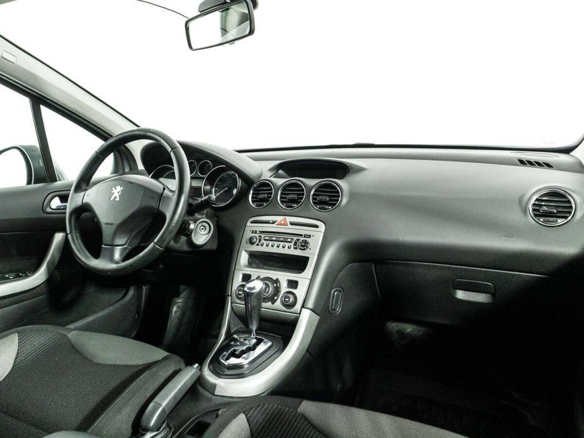Peugeot 308 с пробегом — 2010 год. Фото: #8