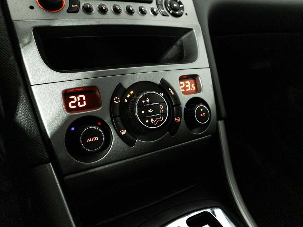 Peugeot 308 с пробегом — 2010 год. Фото: #14