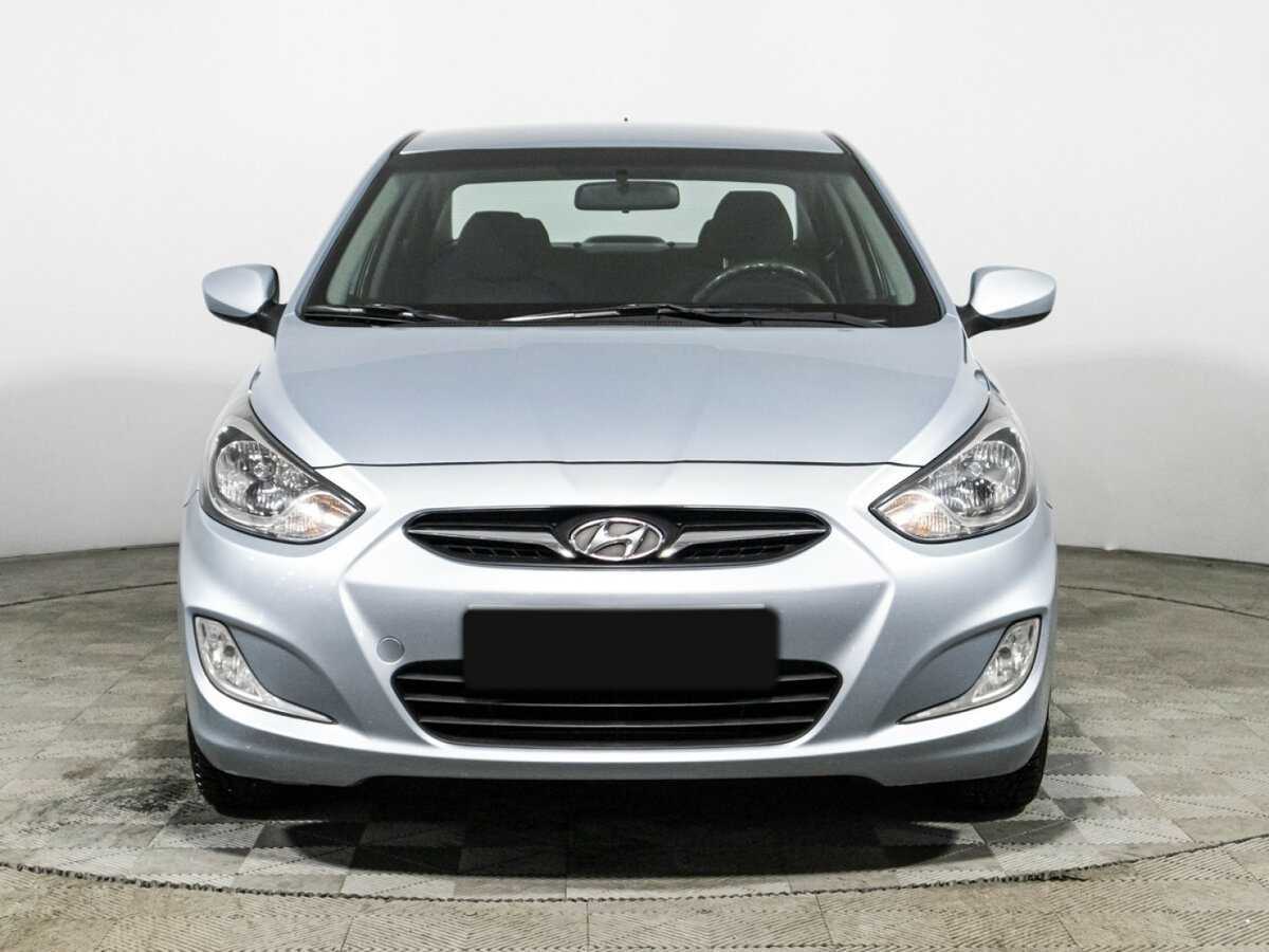 Hyundai Solaris с пробегом — 2011 год. Фото: #1